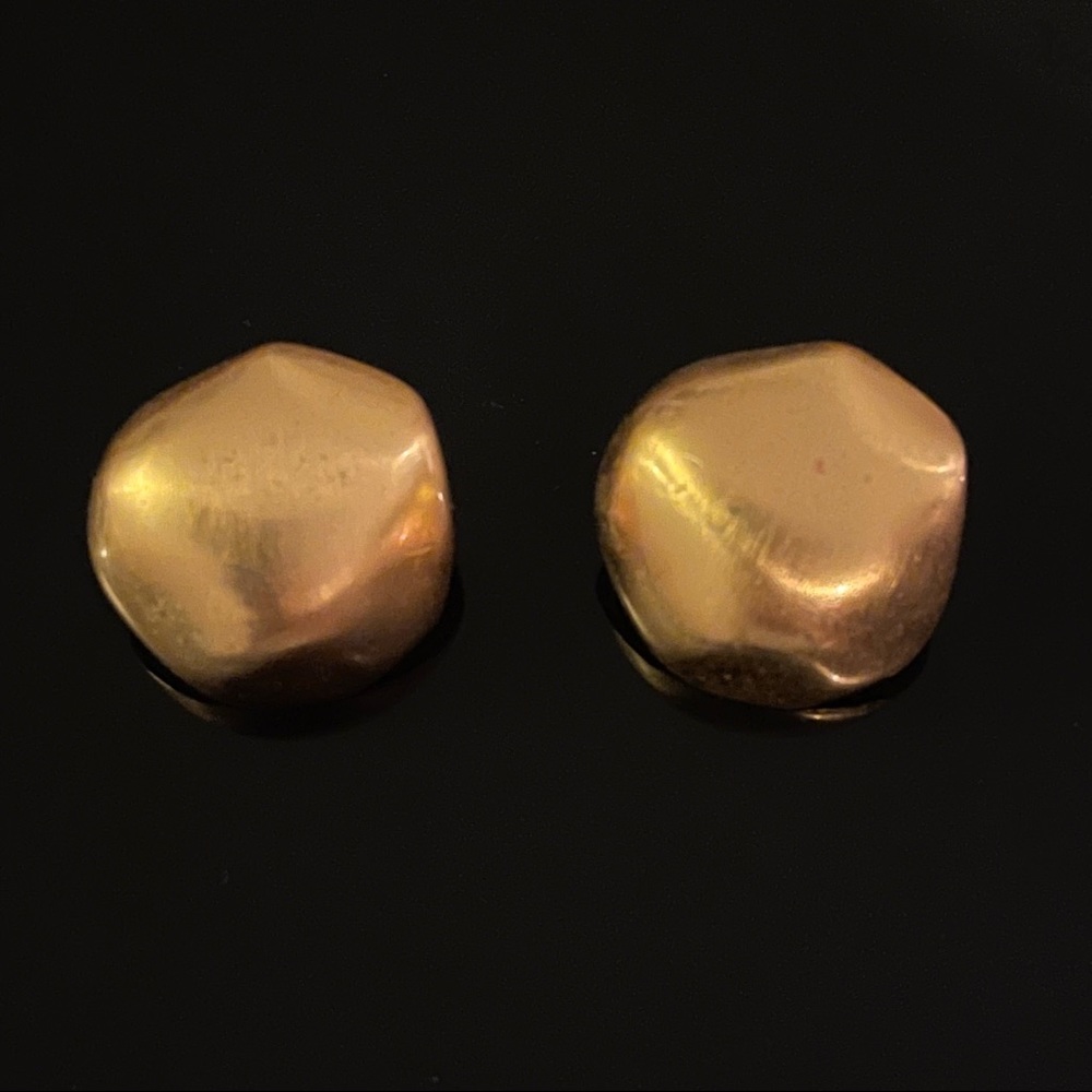 ✨Stunning VTG Italy Gold Clip On Earrings - Picture 1 of 2